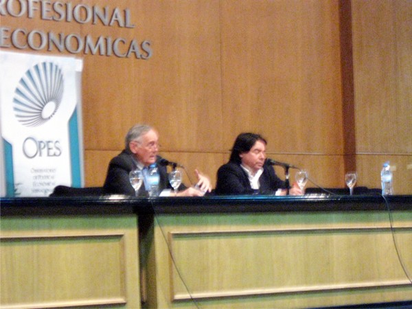 Disertación de Patricio Millán, presentado por el Dir de ACEP, Rogelio Mallea