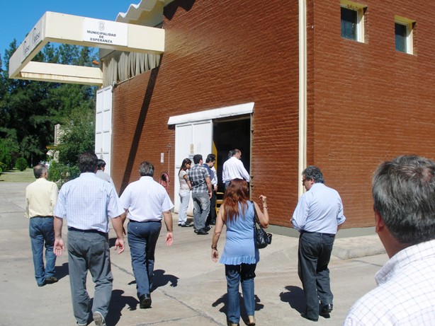 Visita a las plantas de tratamiento de efluentes industriales y de reciclado de residuos sólidos domiciliarios de Esperanza