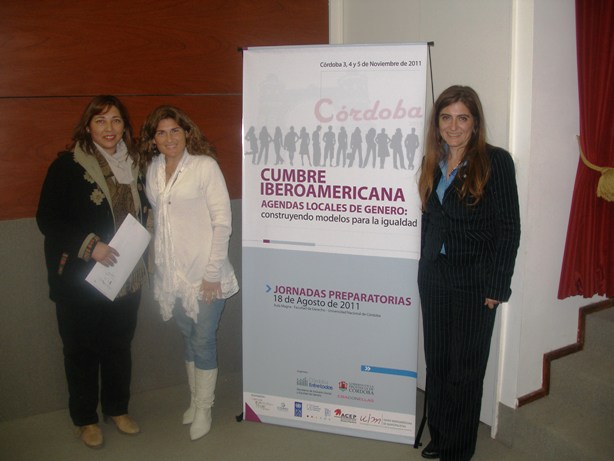 Claudia Gallardo (Villa Allende), Adriana Sirito (ACEP Arg.) y Claudia Martínez (cand. a Dip. Nac. PJ Cba)