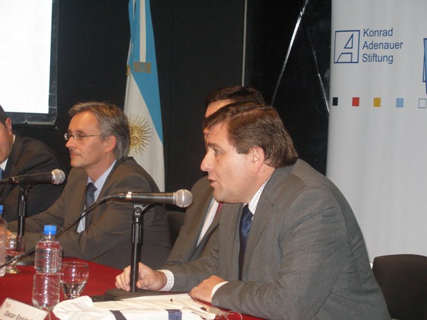 Oscar Ensinck, Pte. de ACEP Arg.